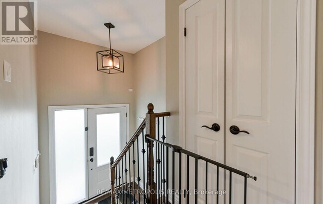 Building Photo - 2699 Sherhill Dr