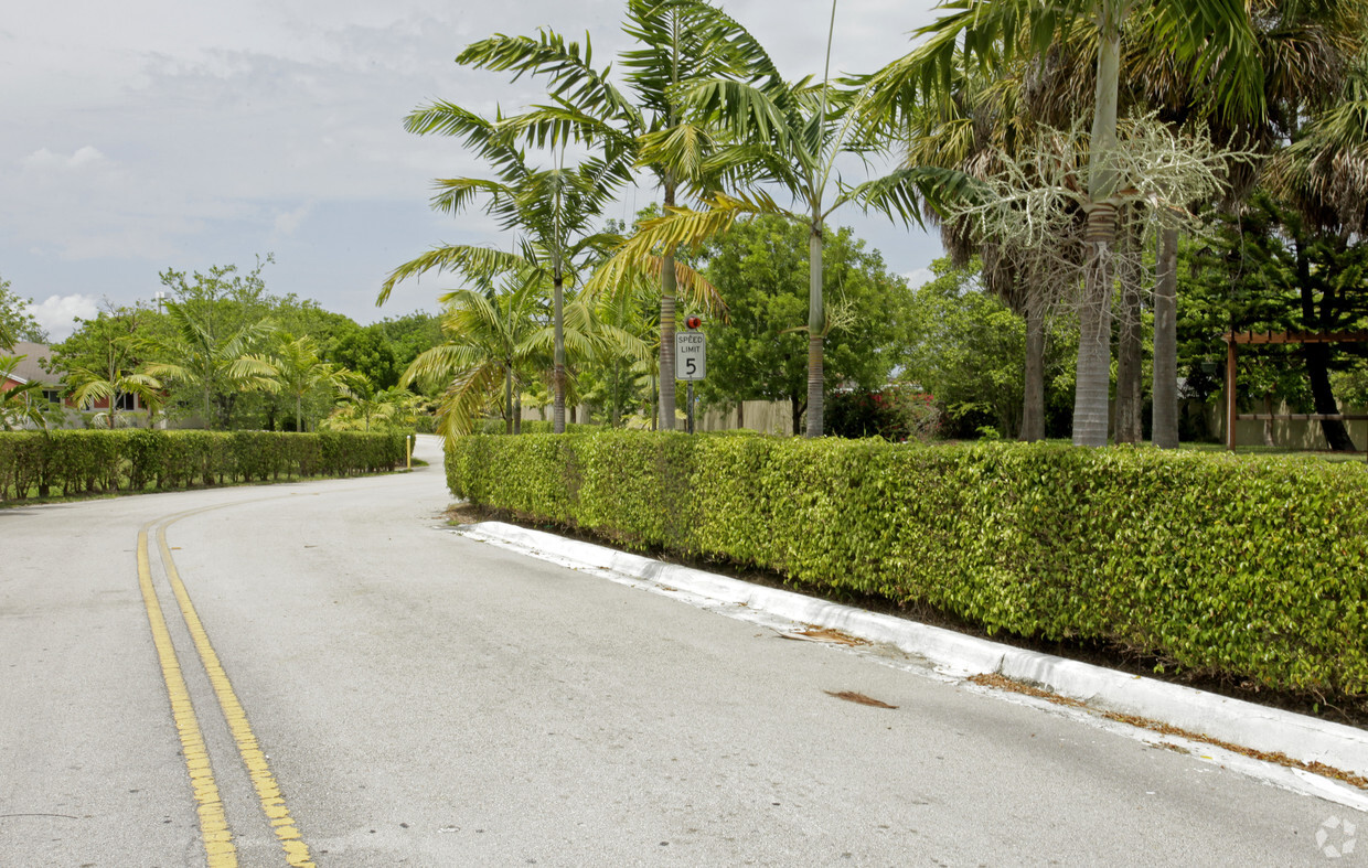 Primary Photo - Cutler Bay Apartments