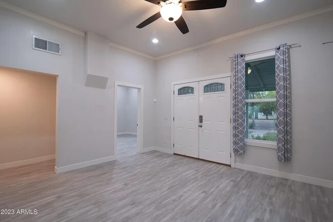 Foto del edificio - 5919 W Myrtle Ave