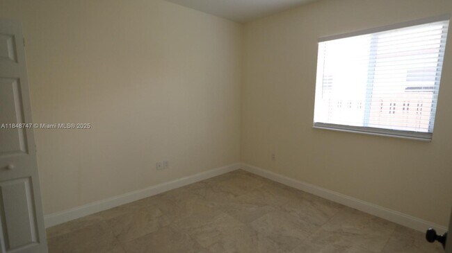 Foto del edificio - 16476 SW 76th St
