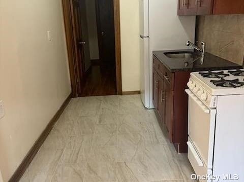 Foto principal - 3191 Fulton St