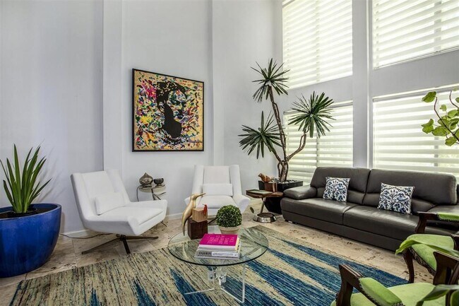 Foto del edificio - 9356 Briar Forest Dr
