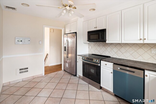 Foto del edificio - 48 Lanell Dr