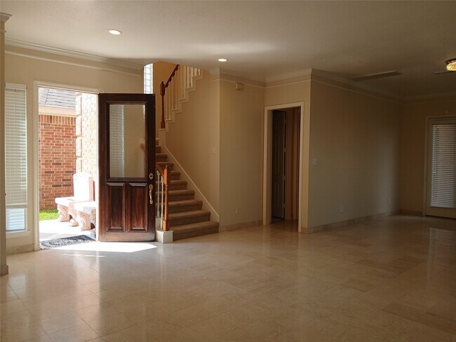 Foto del edificio - 9230 Rouge Cir