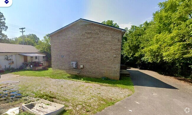 Building Photo - 402 Peek Dr