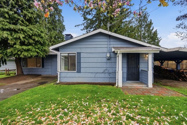 Foto del edificio - 3 BD | 2 BA Home with Great Backyard & Fireplace