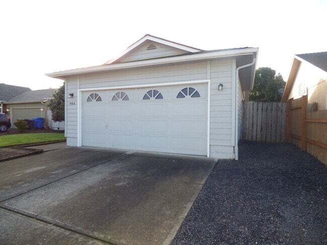 Foto del edificio - 986 Eastwind Ct N