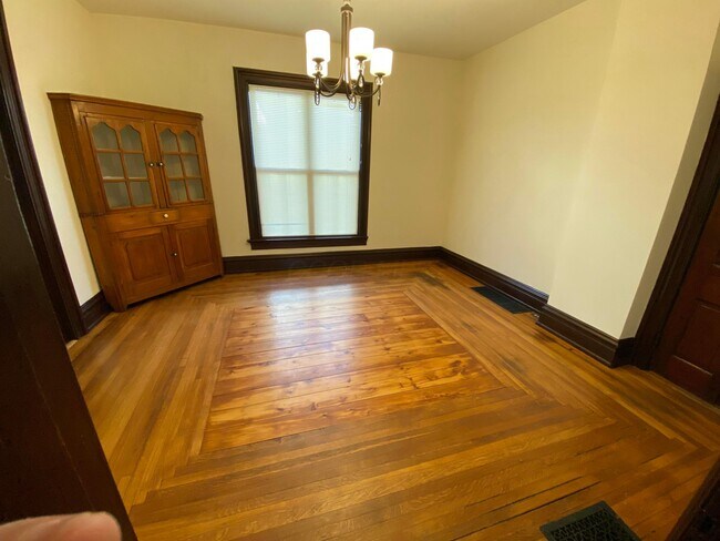 Foto del edificio - 102 N Washington St