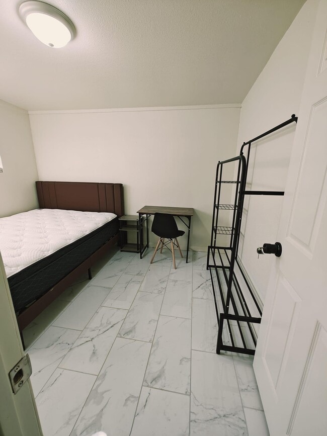 Building Photo - 4692 Randall Dr