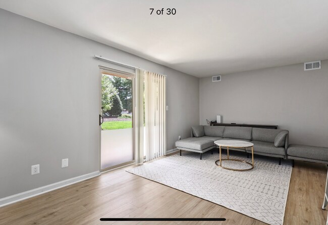 Foto del edificio - 1732 Ascot Way