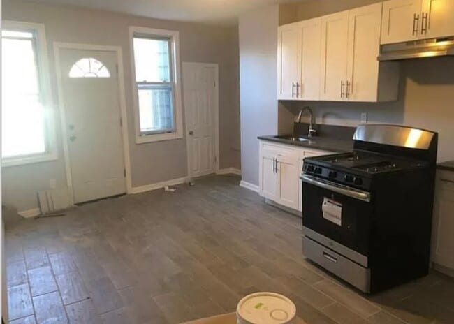 Building Photo - 807 Summer Ave