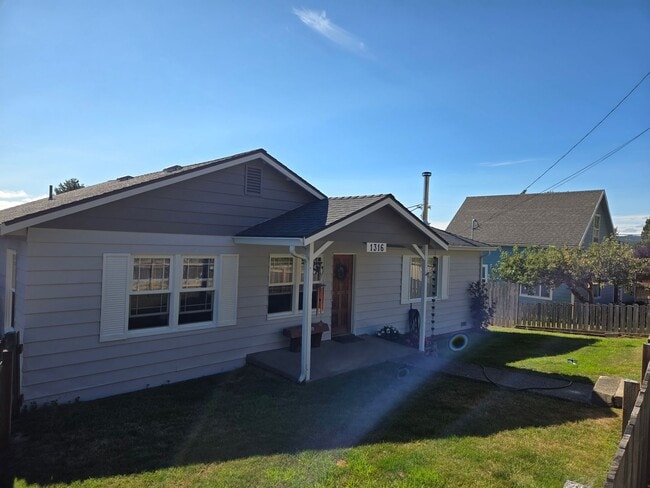 Building Photo - 1316 Rohnerville Rd