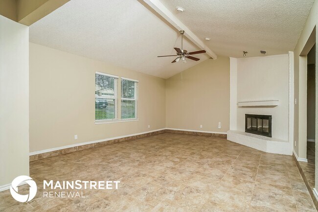 Foto del edificio - 4820 Crest Dr