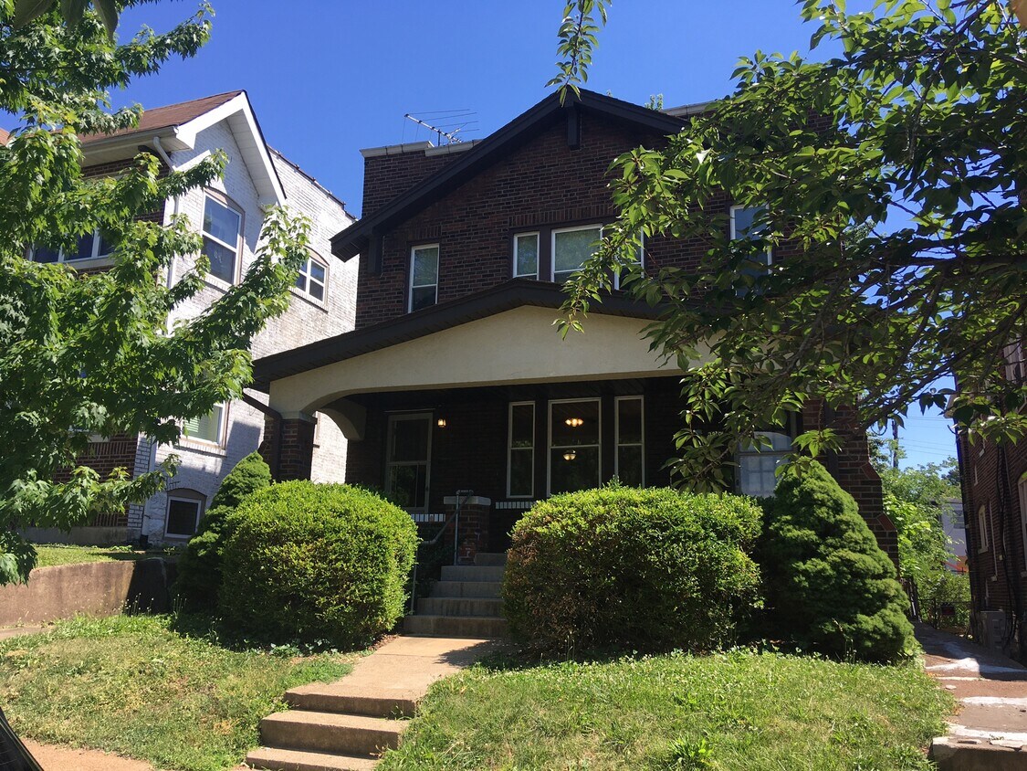 Primary Photo - 3910 McDonald Ave