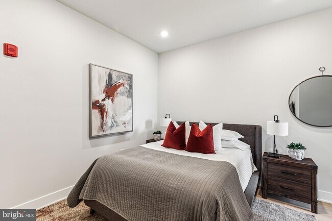 Foto del edificio - 6910 Ridge Ave