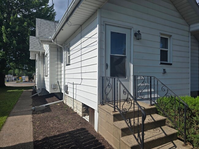 Building Photo - 3020 Avenue of the Cities