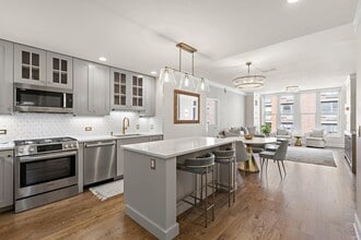 Building Photo - 1125 Maxwell Ln