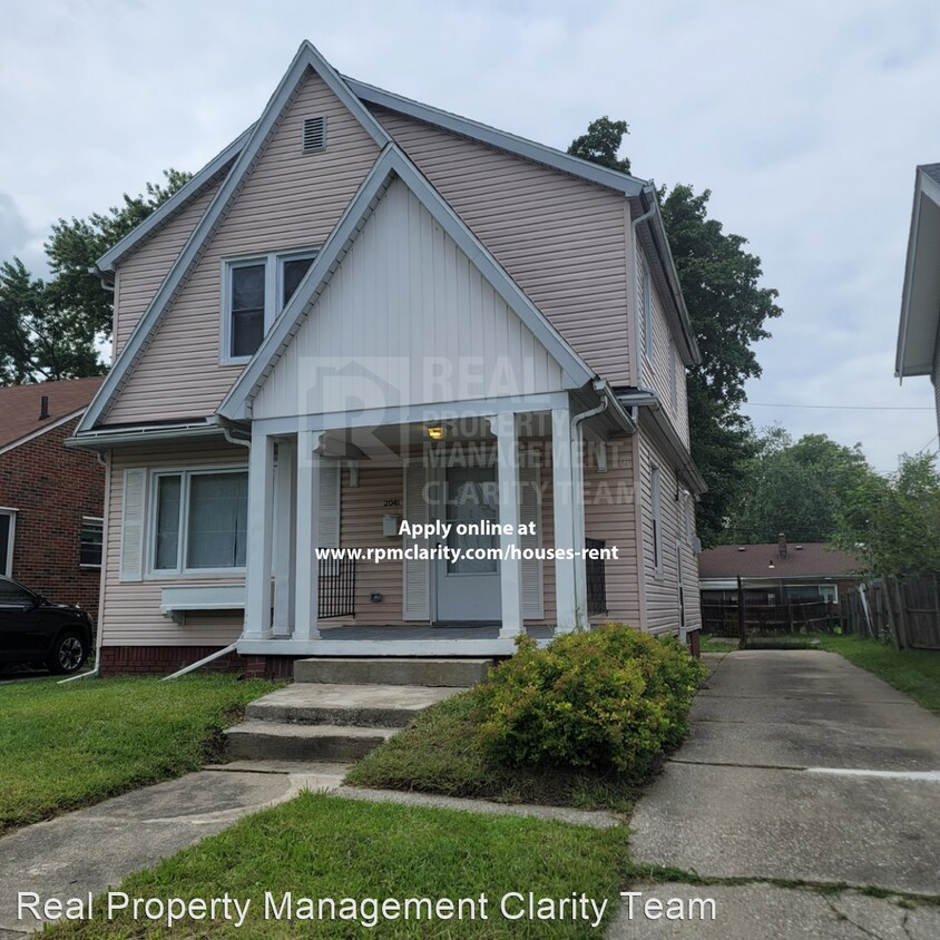 Primary Photo - 3 br, 1.5 bath House - 2041 Perth St