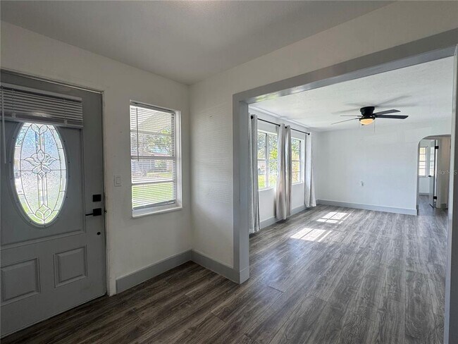 Foto del edificio - 2653 Trinidad St