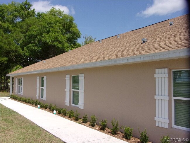 Foto del edificio - 1716 Tuttle St
