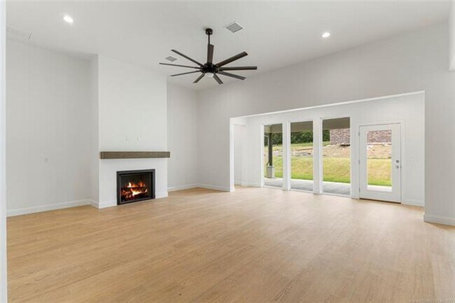 Building Photo - Beautiful New Construction!
