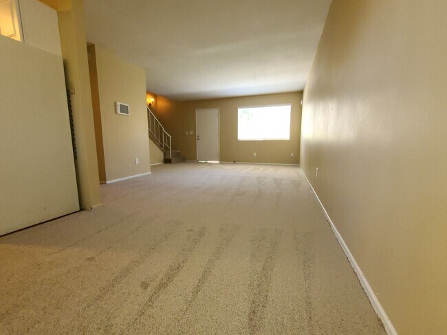 Foto del edificio - University Woods Townhome
