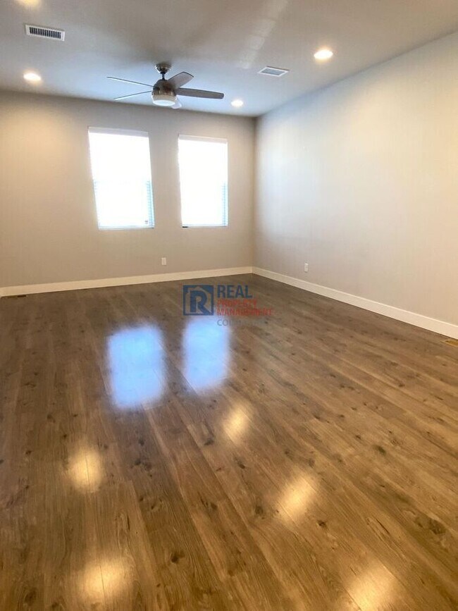 Foto del edificio - 16218 E Elk Dr