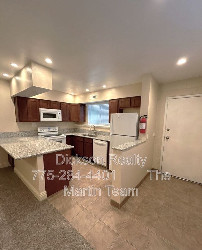 Building Photo - 480 Sunshine Ln