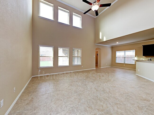 Building Photo - 3014 Rosemount Ln