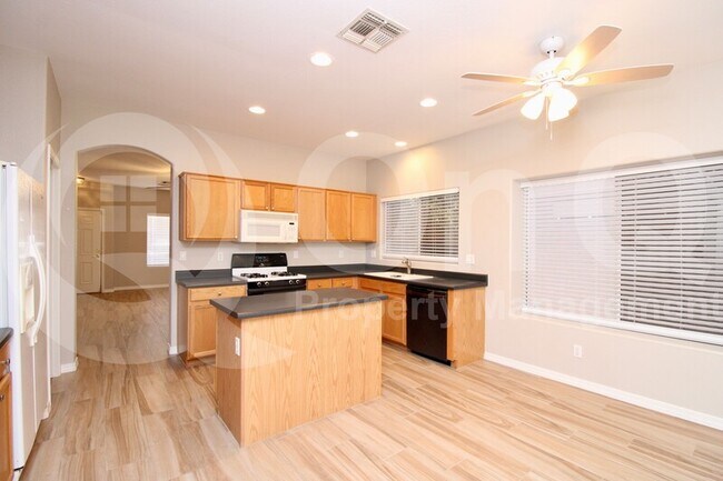 Foto del edificio - 3713 E Wyatt Way