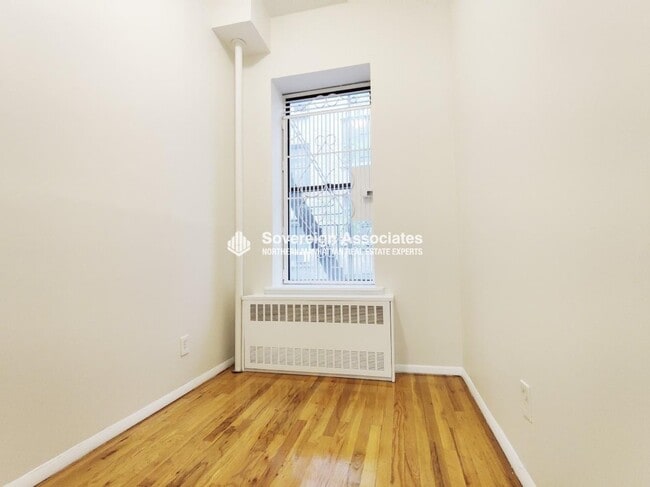 Building Photo - 208 W 82nd St