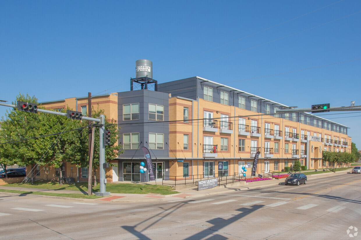 Primary Photo - Square9 Apartment Homes