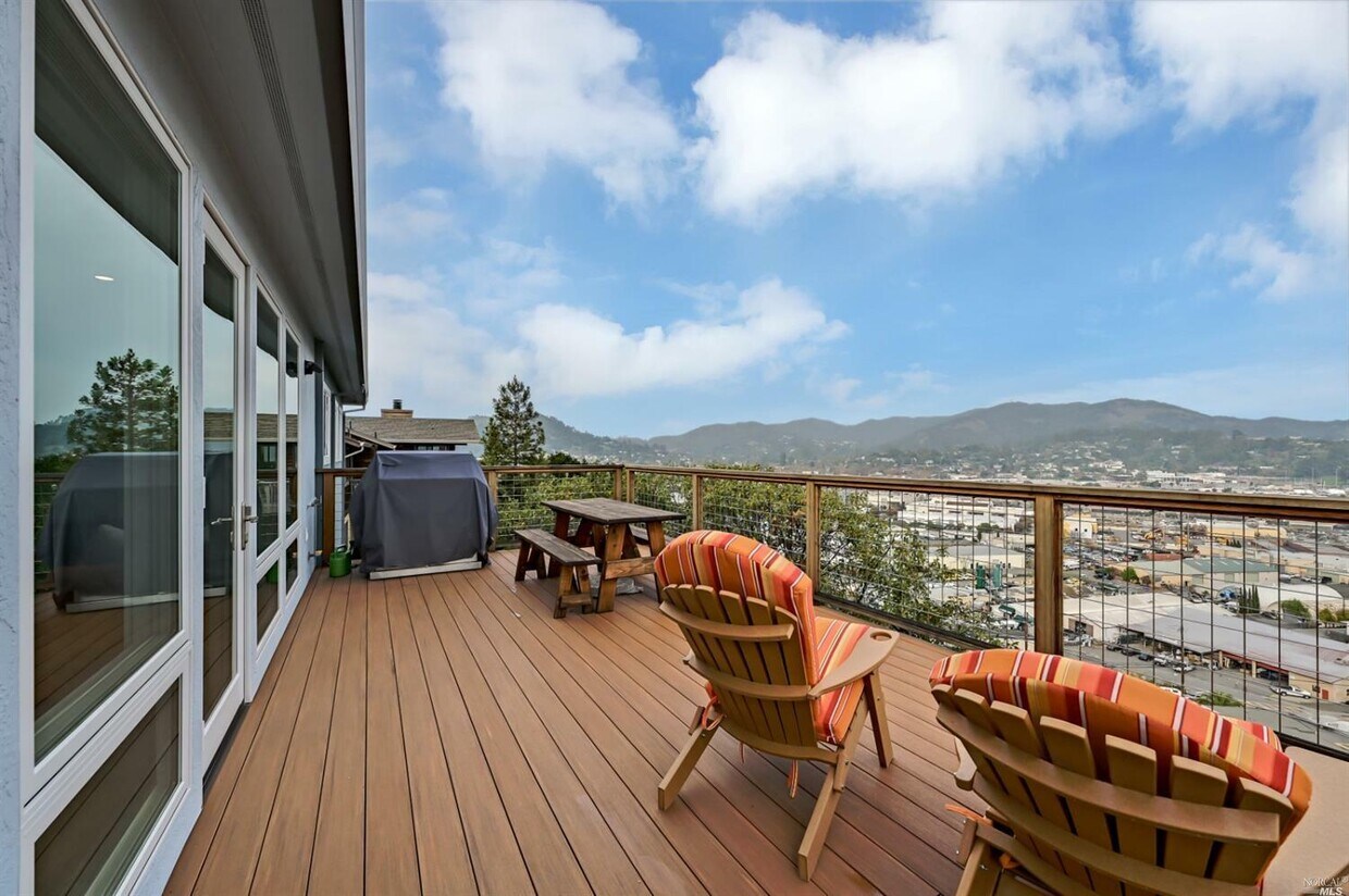 Foto principal - 544 Bret Harte Rd