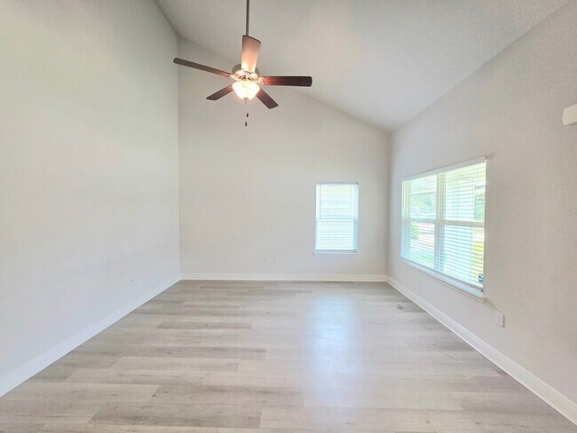 Foto del edificio - 358 Cardinal Cove Ct