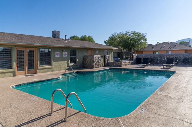 Pool - Pine Valley Estates Apartments