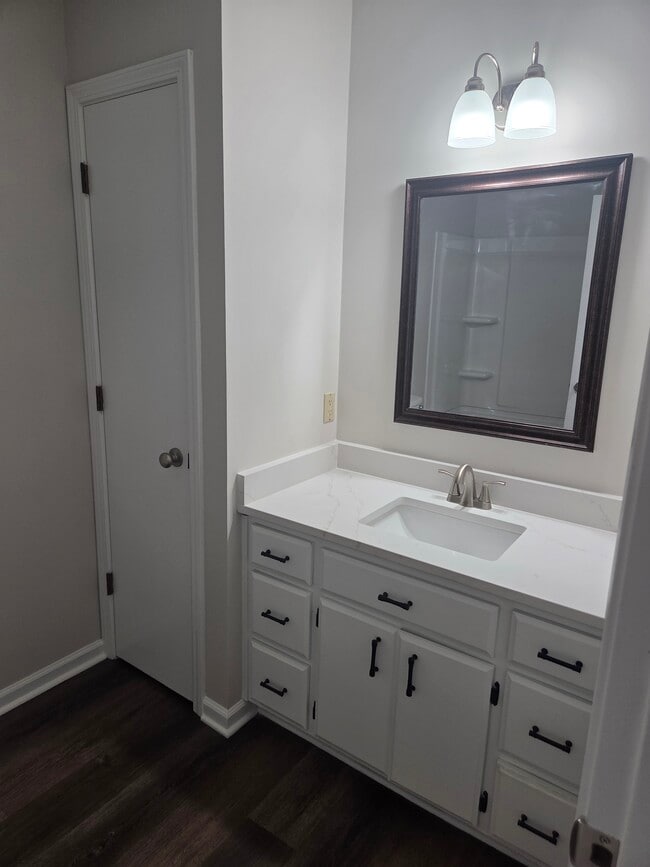 Building Photo - 103 Candystick Cir