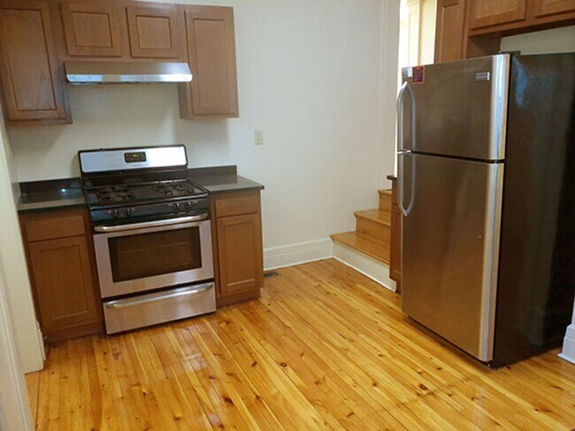 Building Photo - Lovely Historic Home - Available July 1, 2025