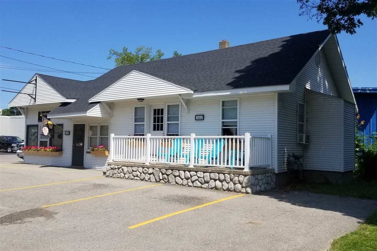 1102 Bridge St Unit 1102, Charlevoix, MI 49720 Apartments in