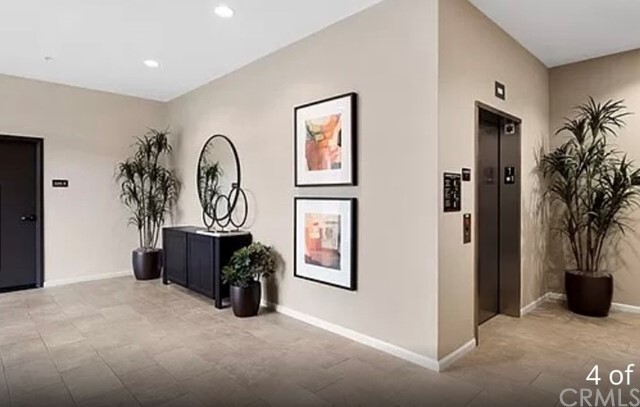 Building Photo - 220 Buena Vida Dr