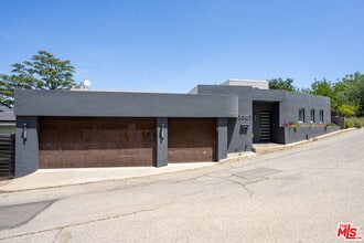 Building Photo - 3865 Buena Park Dr