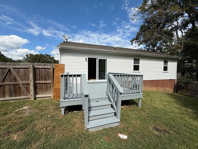 Building Photo - 6311 Midnight Dr