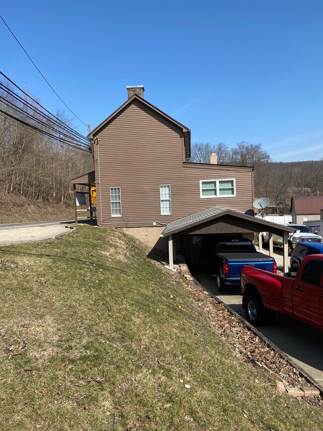 Foto del edificio - 715 Millers Run Rd