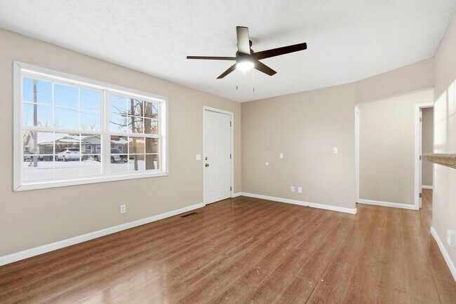 Foto del edificio - 3 Bedroom | 2 Bathroom | Nixa MO| Fenced Back Yard! | Nixa Schools!