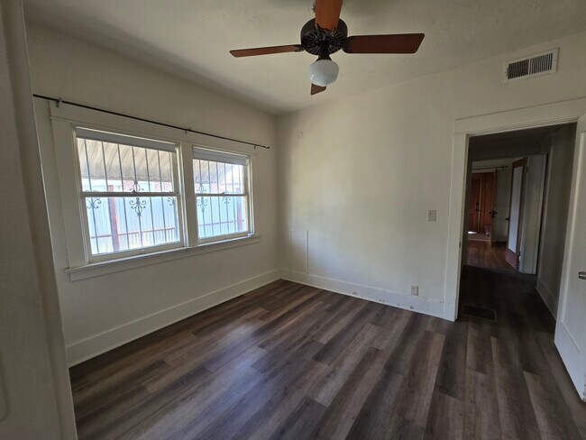 Foto del edificio - 528 N 1st Ave