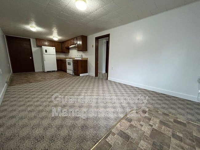 Building Photo - 1001 N Buchanan St