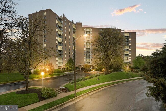 Foto del edificio - 501 Slaters Ln