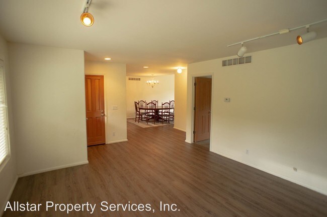 Building Photo - 3 br, 2 bath House - 229 Meadows Loop