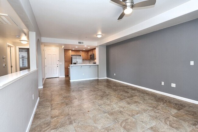 Foto del edificio - Beautiful Condo in Gated Community for Rent!