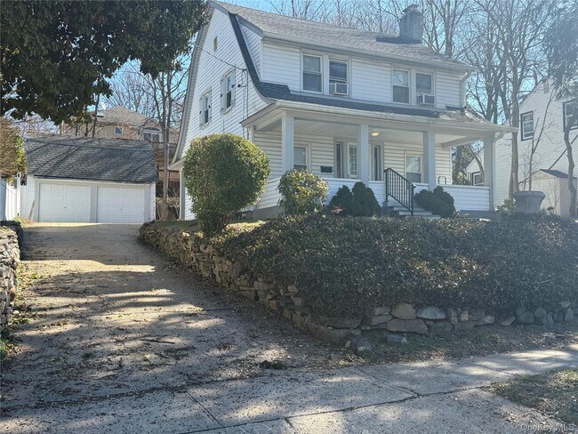 Building Photo - 15 Maple Grove St