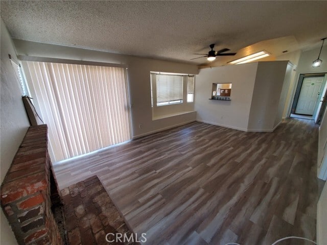 Foto del edificio - 23805 Mark Twain